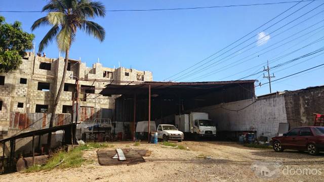Local comercial de 2000 mt2 en Santo Domingo - 2