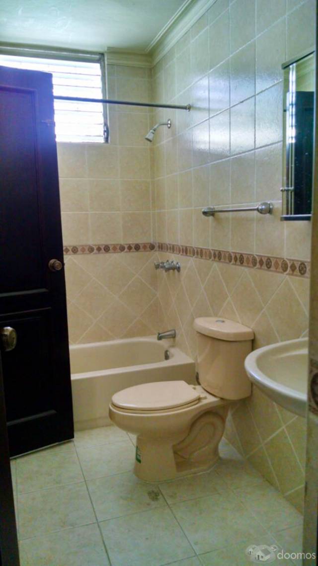 CASA LOCAL COMERCIAL EN VENTA EN LOS JARDINES METROPOLITANOS SANTIAGO. - 1