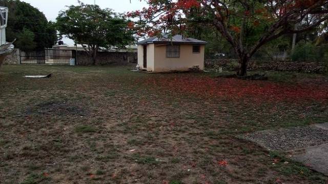 Jochy Real Estate Vende Solar y Local en Cumayasa - 2