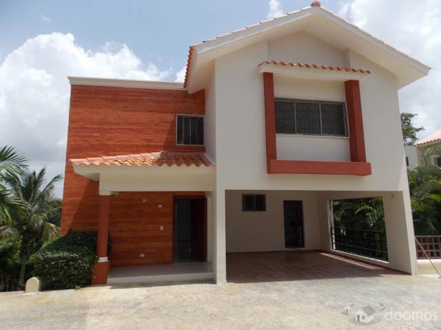 Jochy Real Estate Vende Town House en Buena Vista Norte - 2