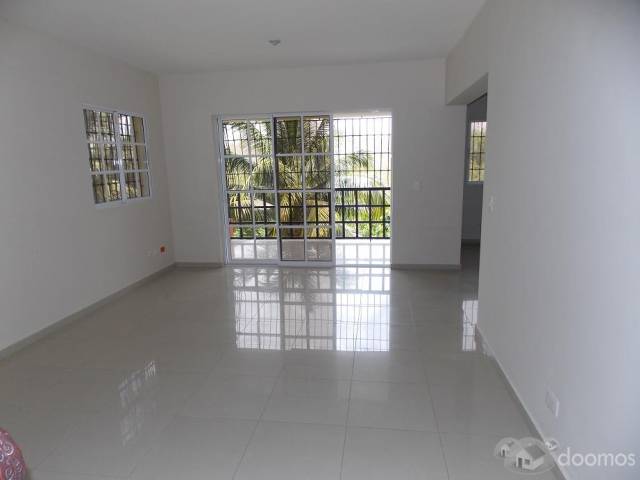 Jochy Real Estate Vende Town House en Buena Vista Norte - 3