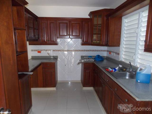 Jochy Real Estate Vende Town House en Buena Vista Norte - 4