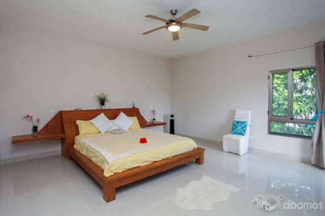 Oportunidad Invertir Punta Cana - Edificio 900 m2 con Playa Privada, 3 apartamentos y Negocio - 2