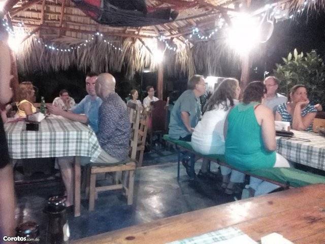 Restaurante con todo y Solar en Las Terrenas se venden por motivos de viaje - 1