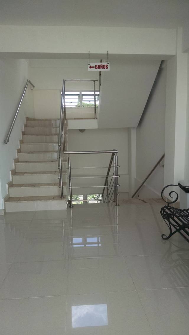 LOCAL COMERCIAL EN RENTA EN LOS JARDINES SANTIAGO - 2