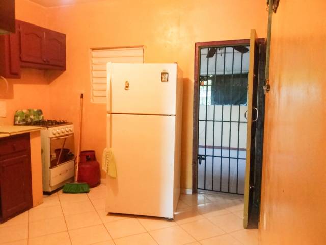 CASA DE DOS NIVELES EN VENTA EN QUINIGUA VILLA GONZALEZ - 3
