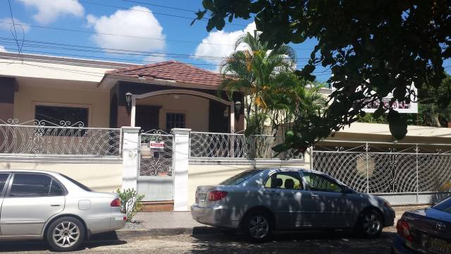 ALQUILO OFICINA RD$10,000 CERCA DE BELLAVISTA, - 3