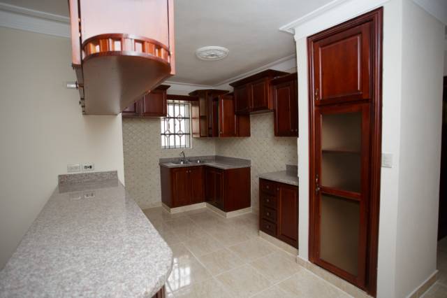 CASA EN VENTA EN PRADOS DEL REY SANTIAGO - 4