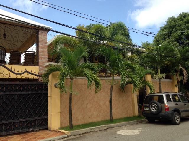 CASA DE 2 NIVELES EN VENTA EN LA CARRETERA JACAGUA SANTIAGO - 1