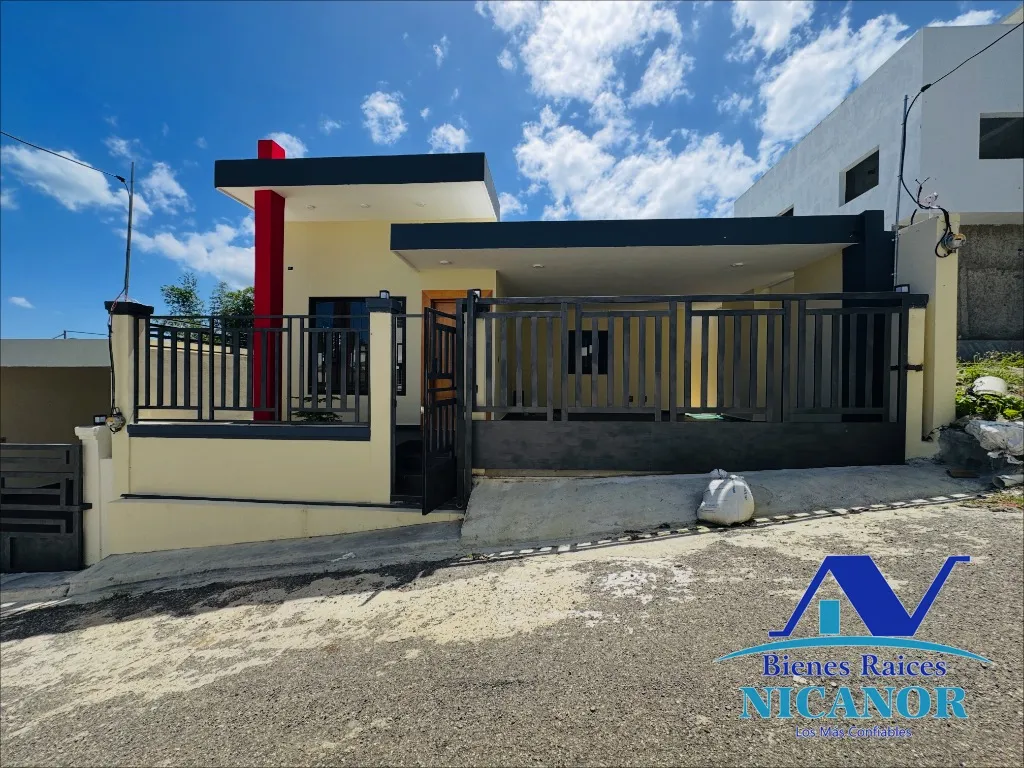 Casa con piscina en venta en puerto plata - 1