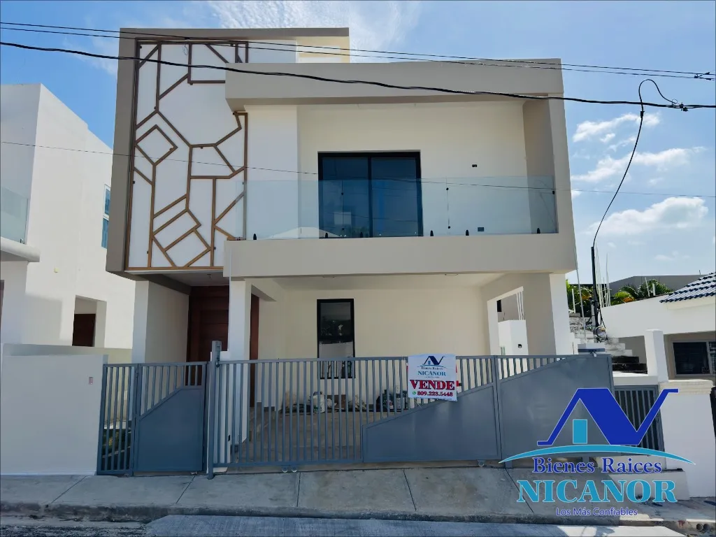 Casa de dos niveles en venta en puerto plata - 2